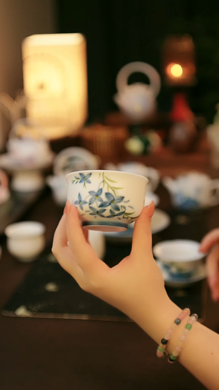 陶瓷茶具梦铃蓝大压手杯