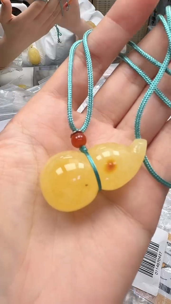 裸石琥珀未镶嵌如图