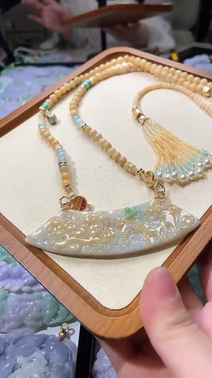 【闪购商品】翡翠颈饰未镶嵌吊坠