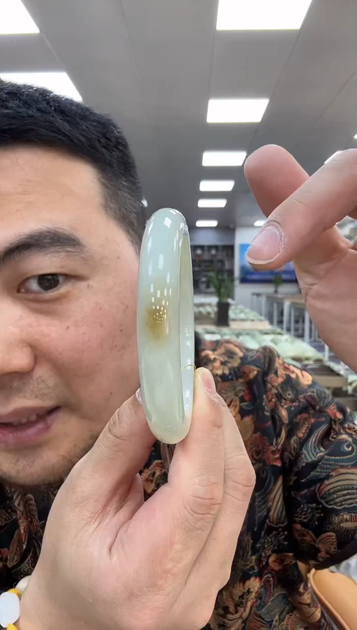 【闪购商品】和田玉手镯未镶嵌60  902