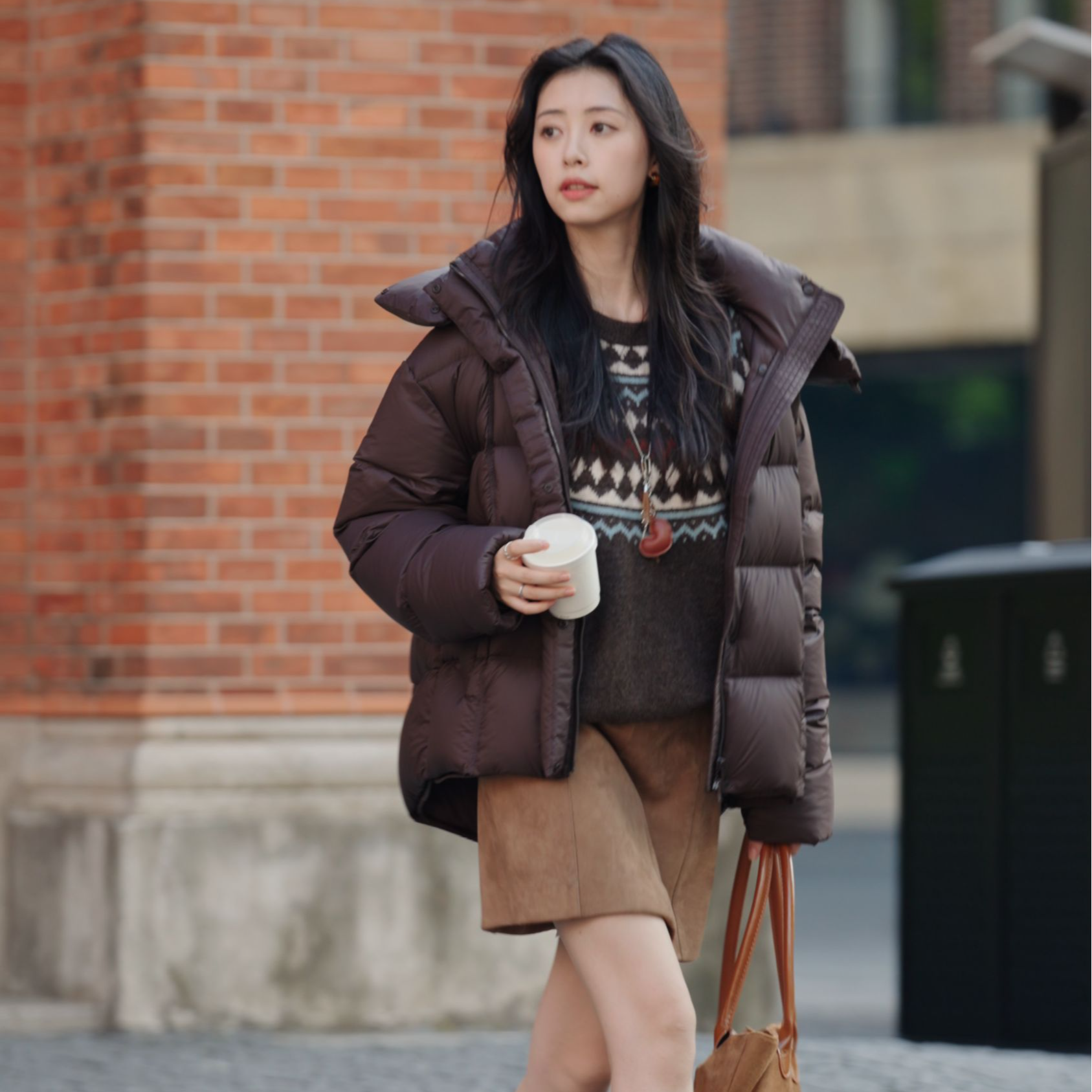 高充绒2025年新款秋冬季女款泡芙系列百搭小个子外套B250243104