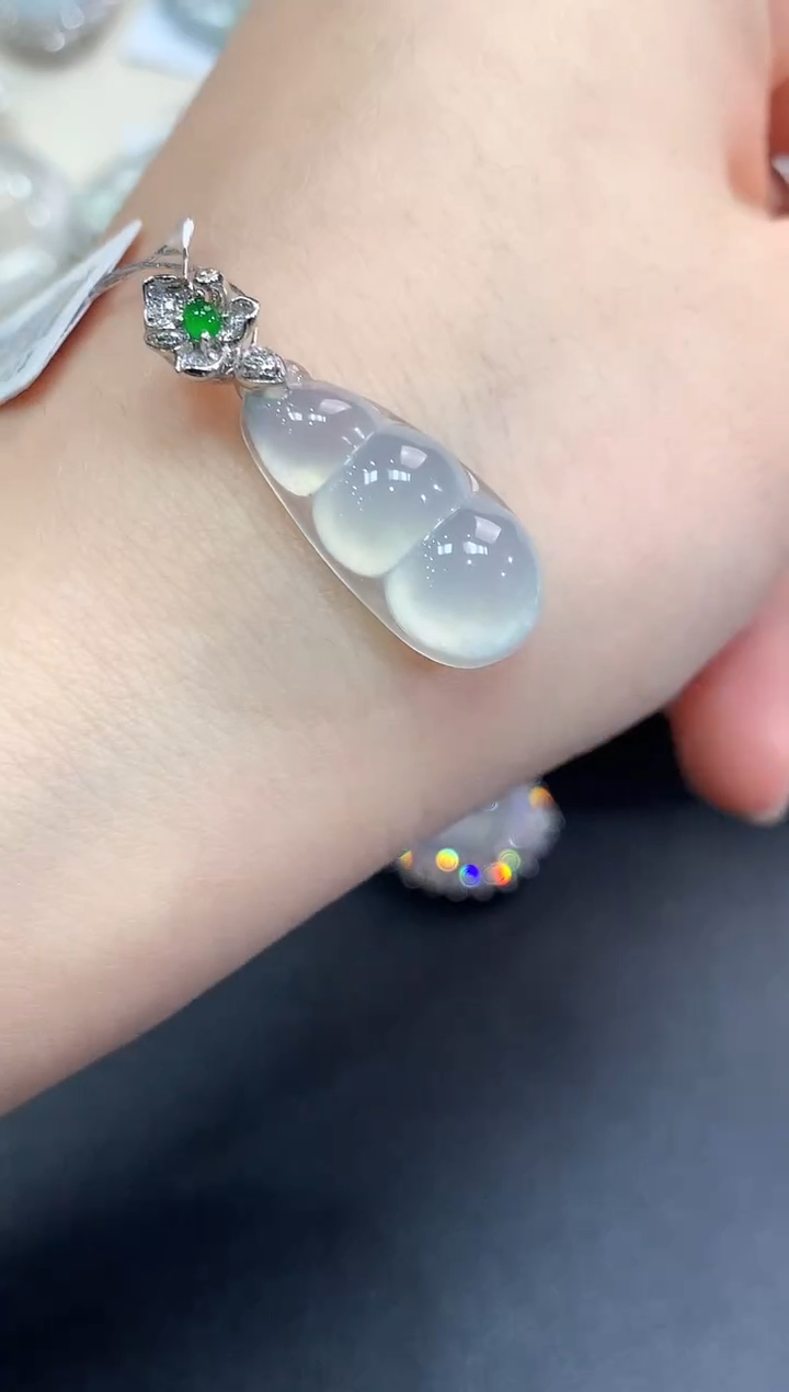 【闪购商品】翡翠颈饰18K金镶嵌C37   