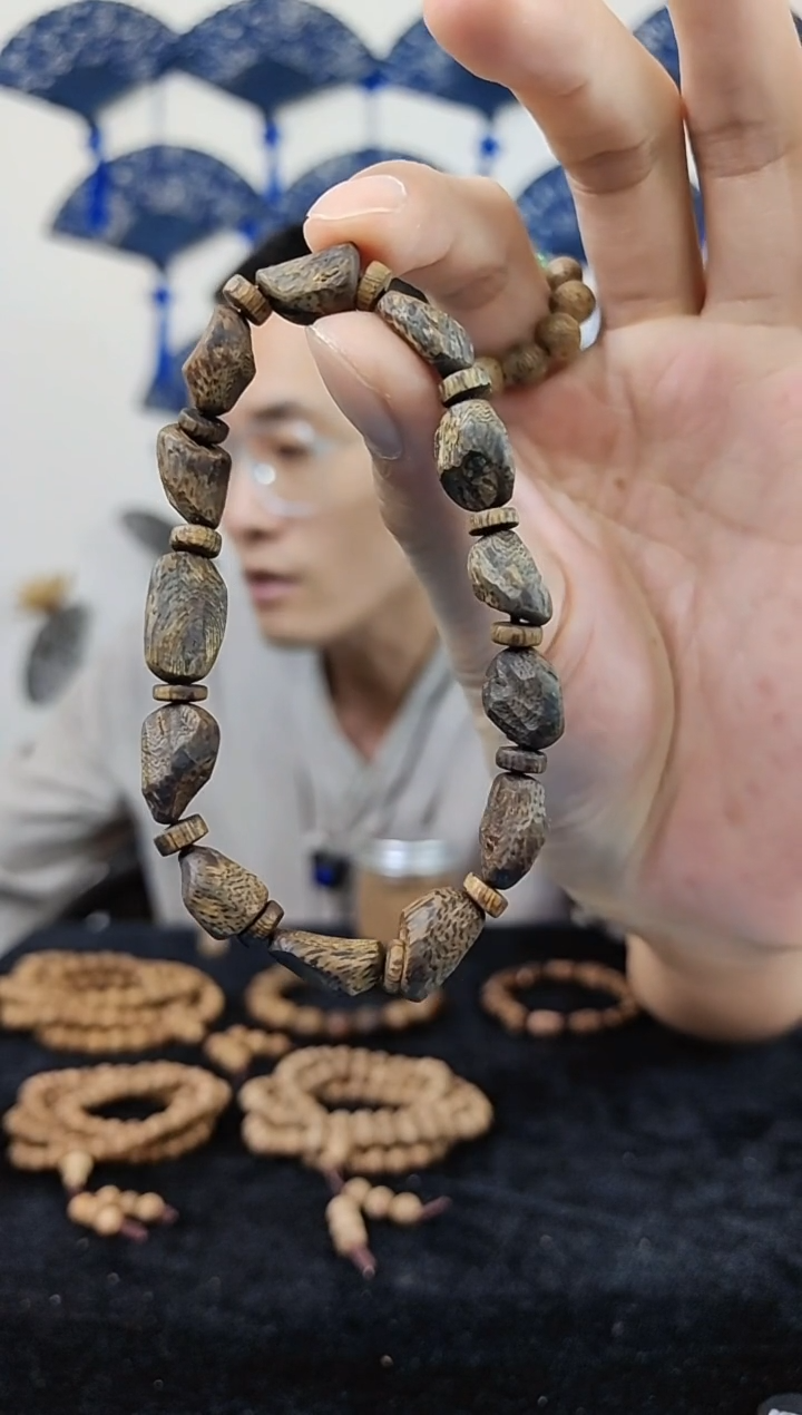 【闪购商品】沉香手串海南莺歌绿奇楠树丁随形留疤单圈
