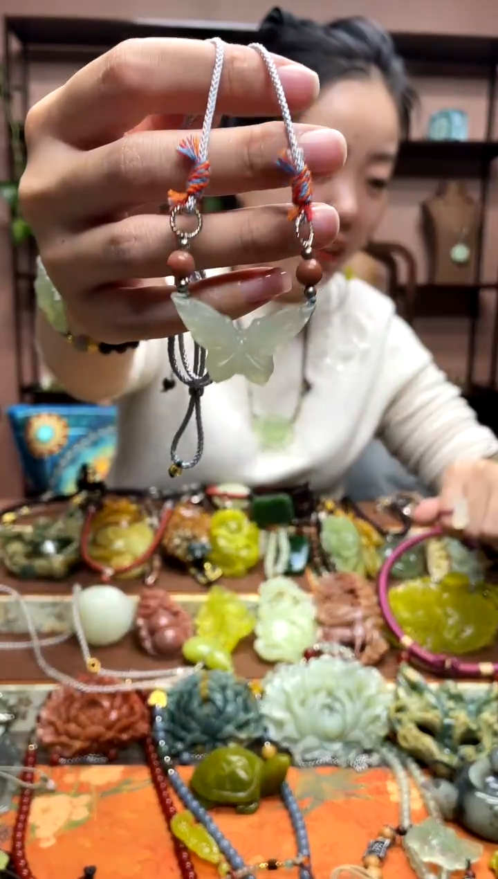 未镶嵌岫玉吊坠·