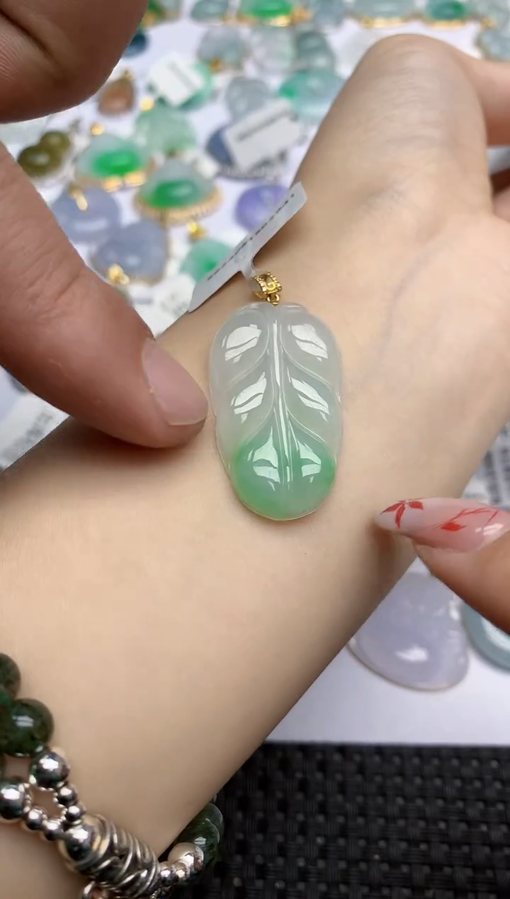 【闪购商品】翡翠颈饰18K金镶嵌天然翡翠A货
