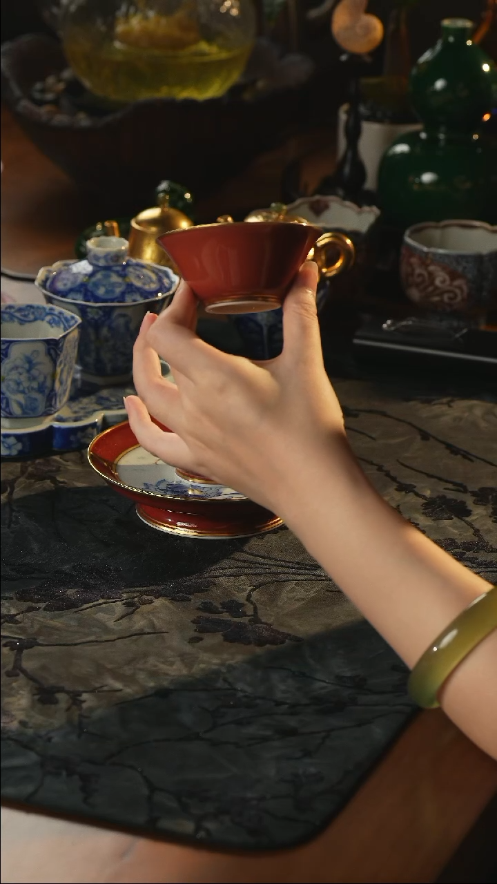 瓷片一如山坊    