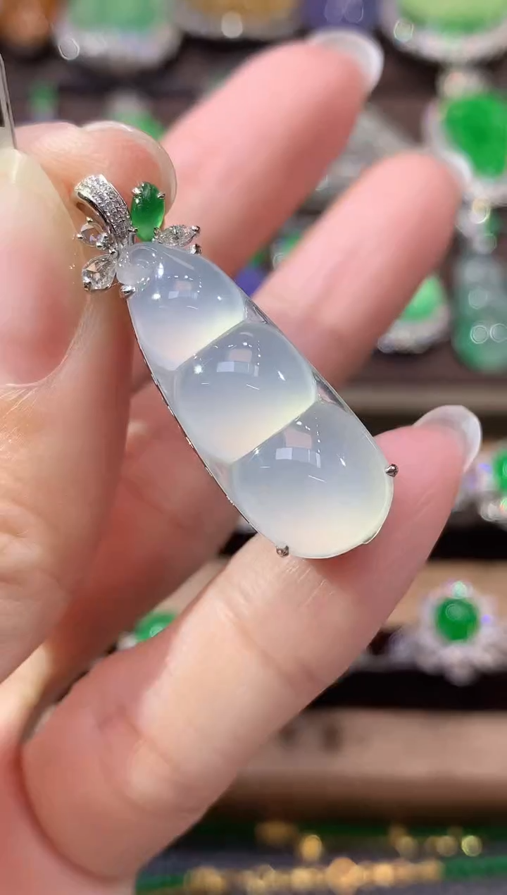 吊坠(不含链)18K金镶嵌翡翠D17