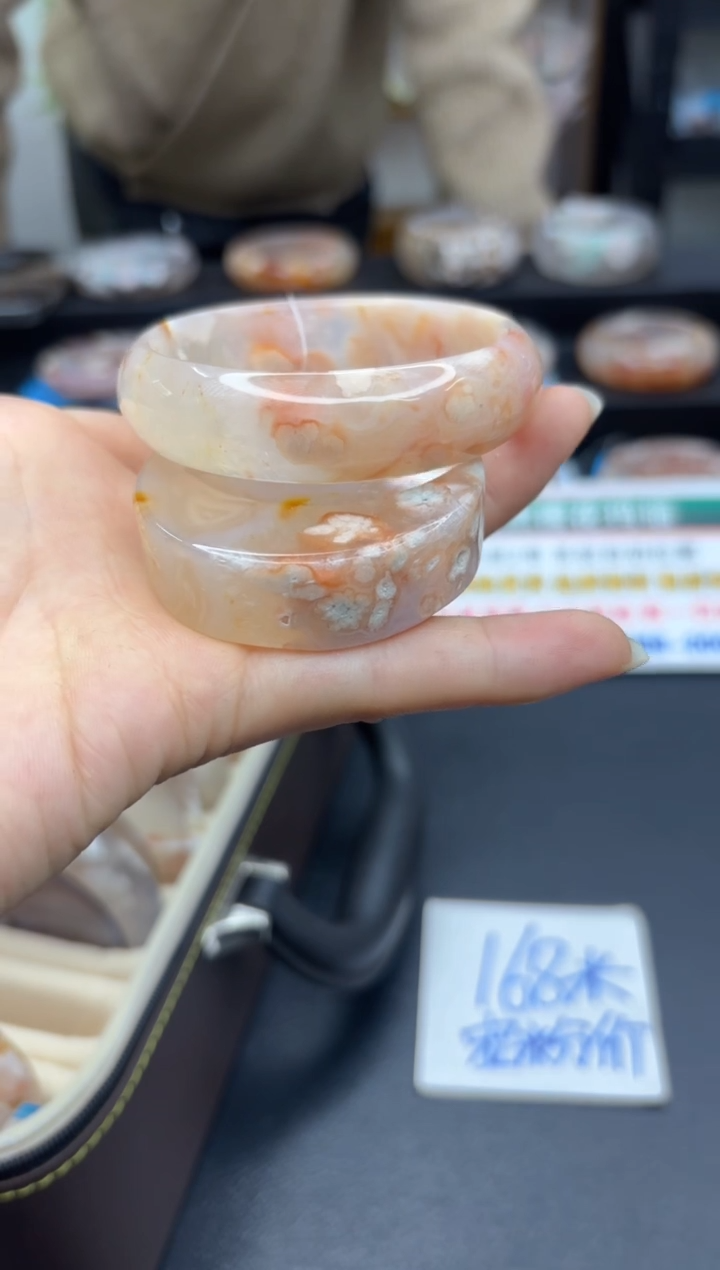 【闪购商品】石英质玉手镯未镶嵌C600(53圈赠送镯心)