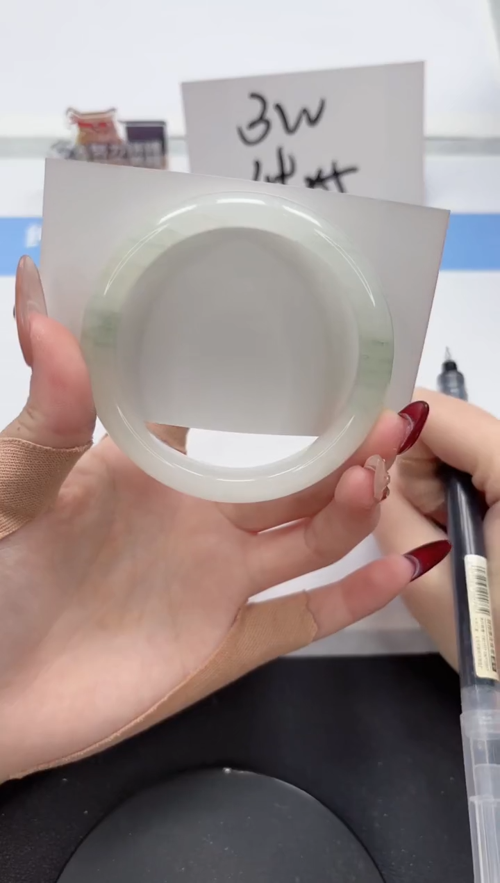 【闪购商品】石英质玉手镯未镶嵌A355-58.7