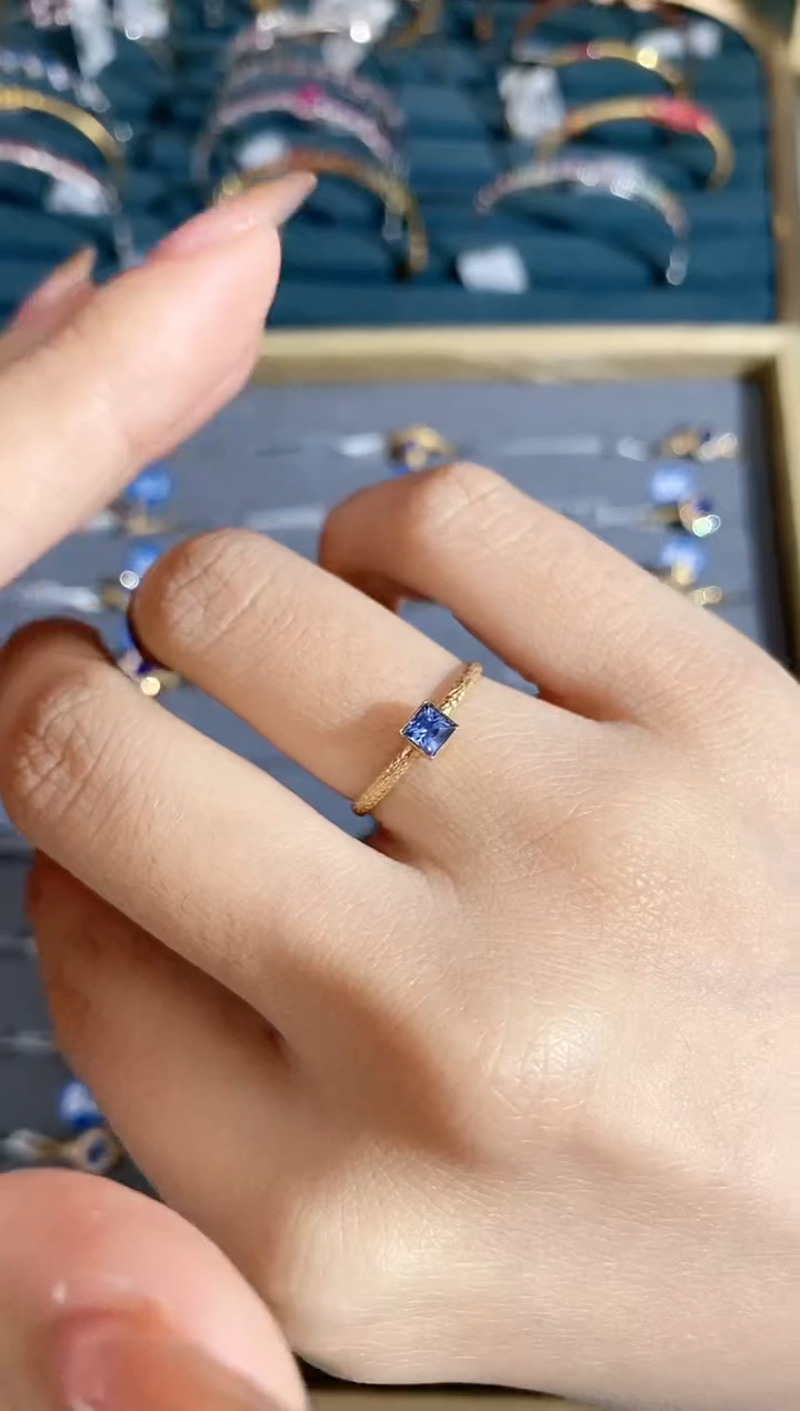 【闪购商品】蓝宝石戒指18K金镶嵌戒指
