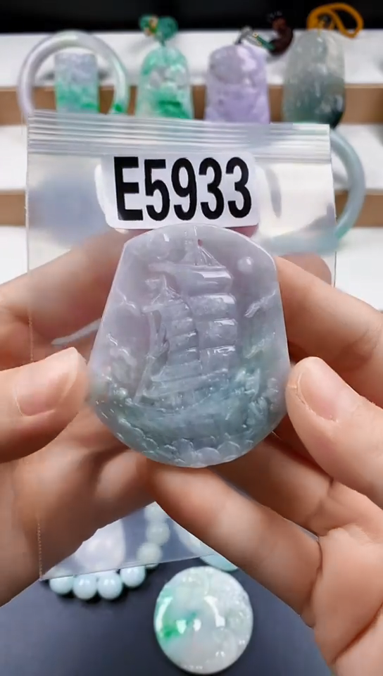 颈饰未镶嵌翡翠天然翡翠吊坠挂件