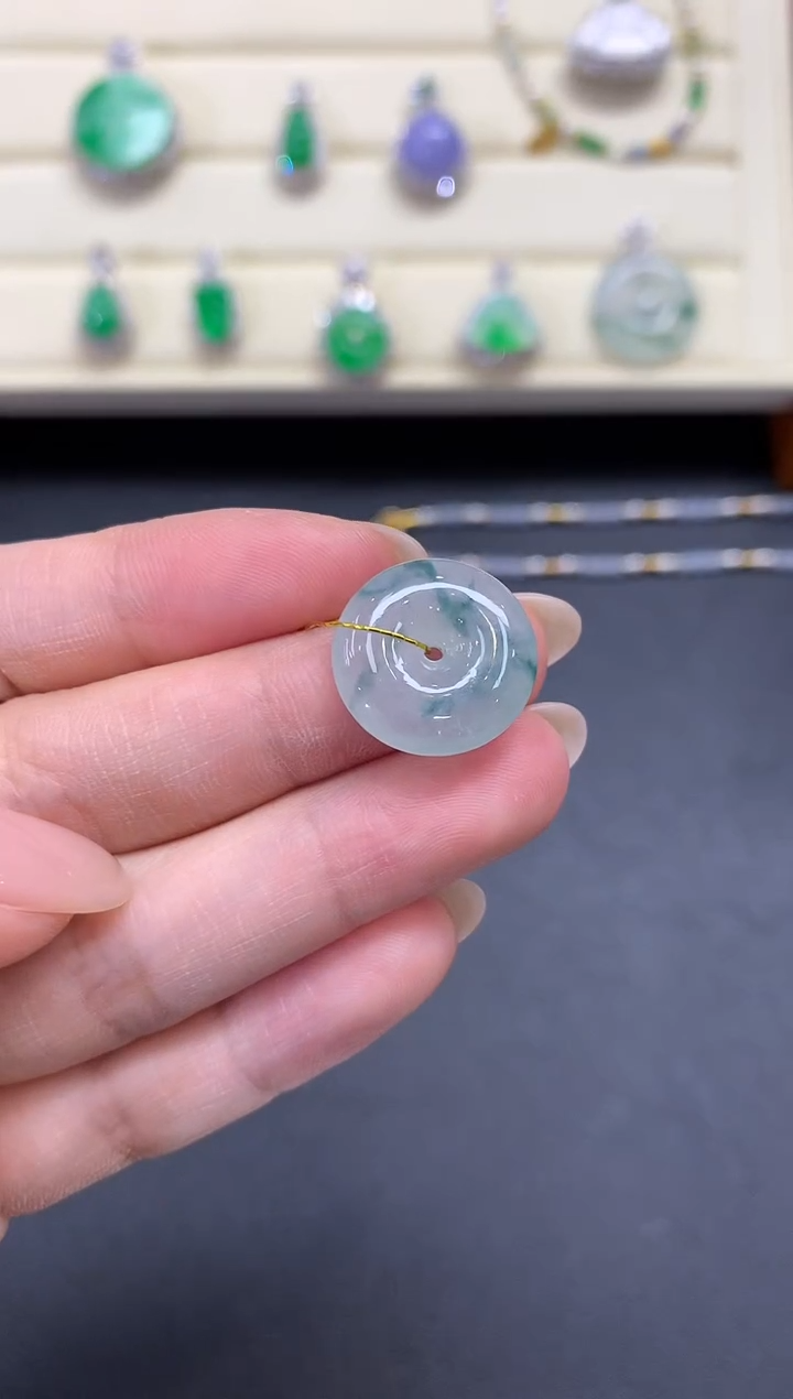 【闪购商品】翡翠颈饰未镶嵌Q45      