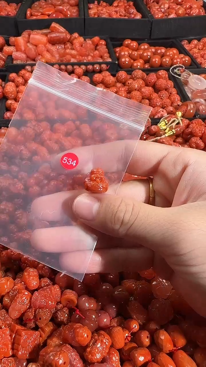 颈饰未镶嵌南红玛瑙1