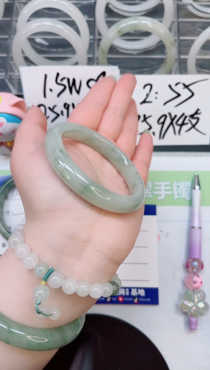 【闪购商品】石英质玉手镯合金a368