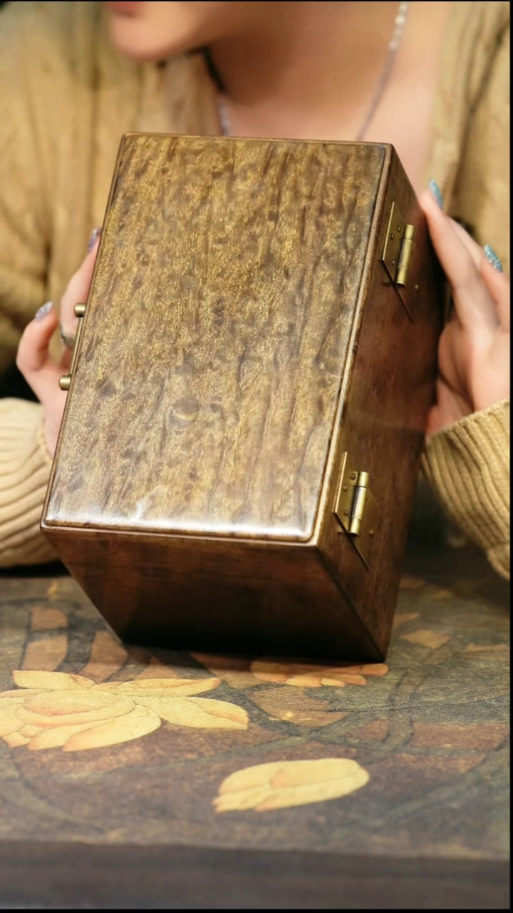 香榧木盒子条形龙胆纹金丝楠阴沉料一木一器【2】