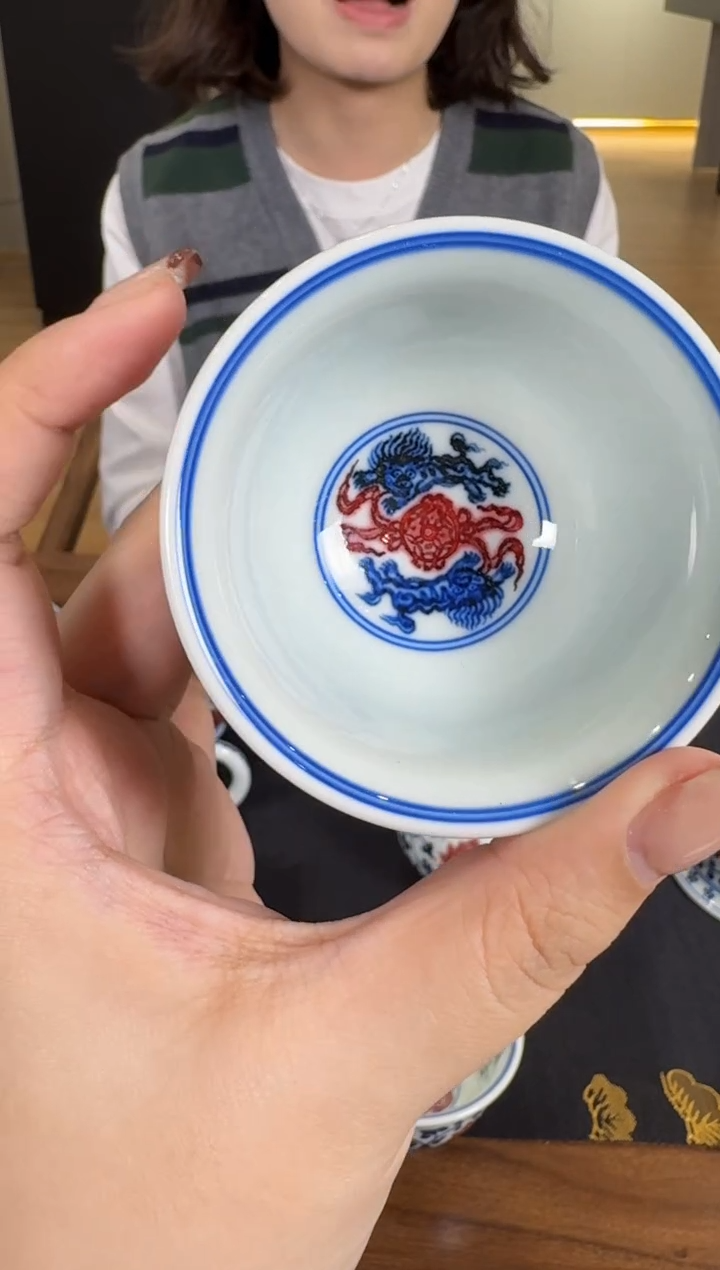 【闪购商品】杯永明尚玩红绣球双狮内绘小压手杯 6个花头