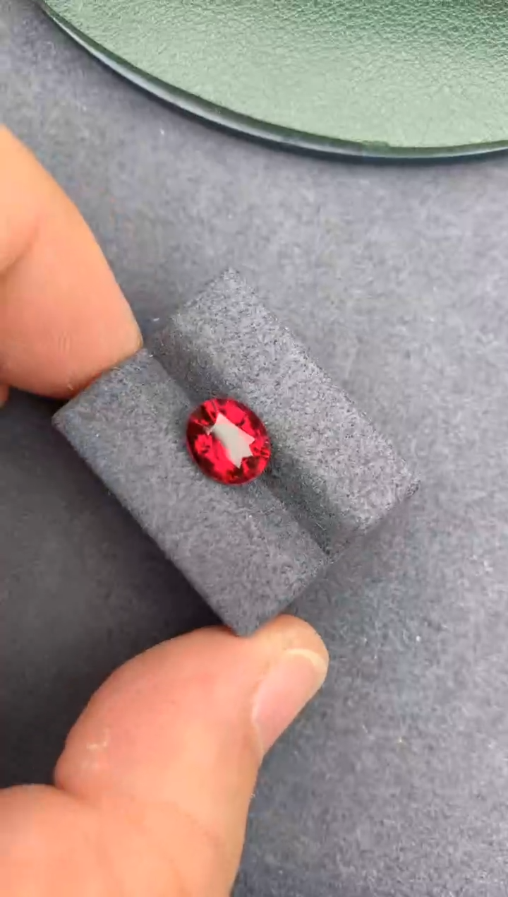 【闪购商品】碧玺裸石未镶嵌2.3ct 卢比来碧玺