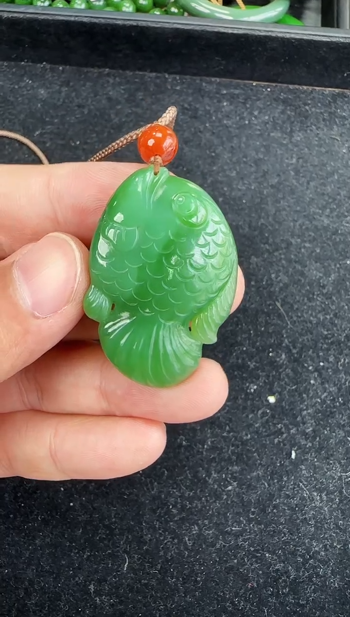 颈饰未镶嵌和田玉年年有鱼