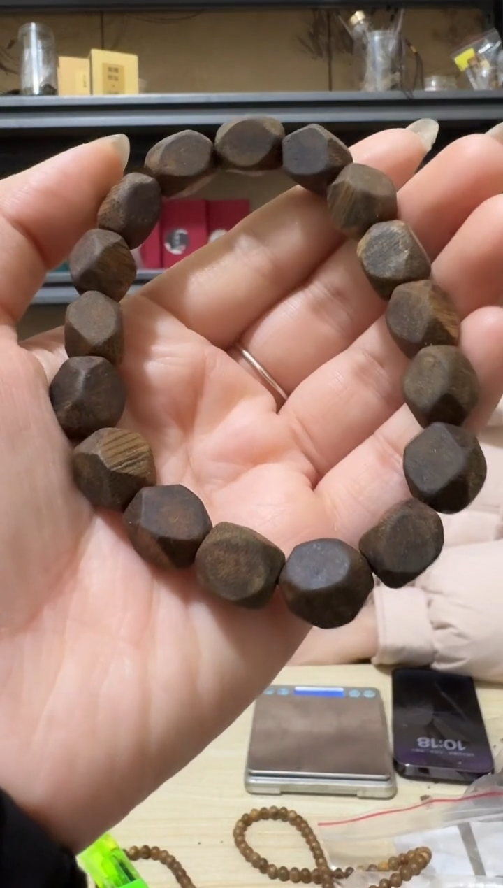 【闪购商品】沉香手串50号金沙叶钻石珠手串