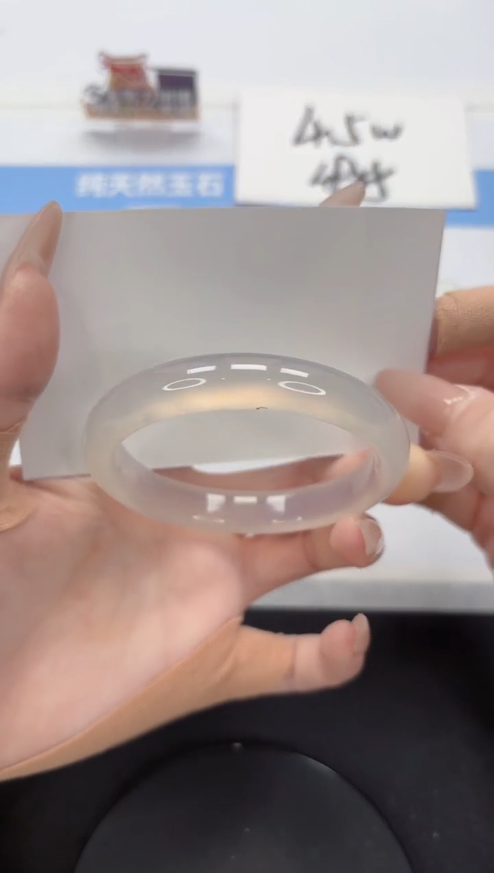 【闪购商品】石英质玉手镯未镶嵌A64-56.9