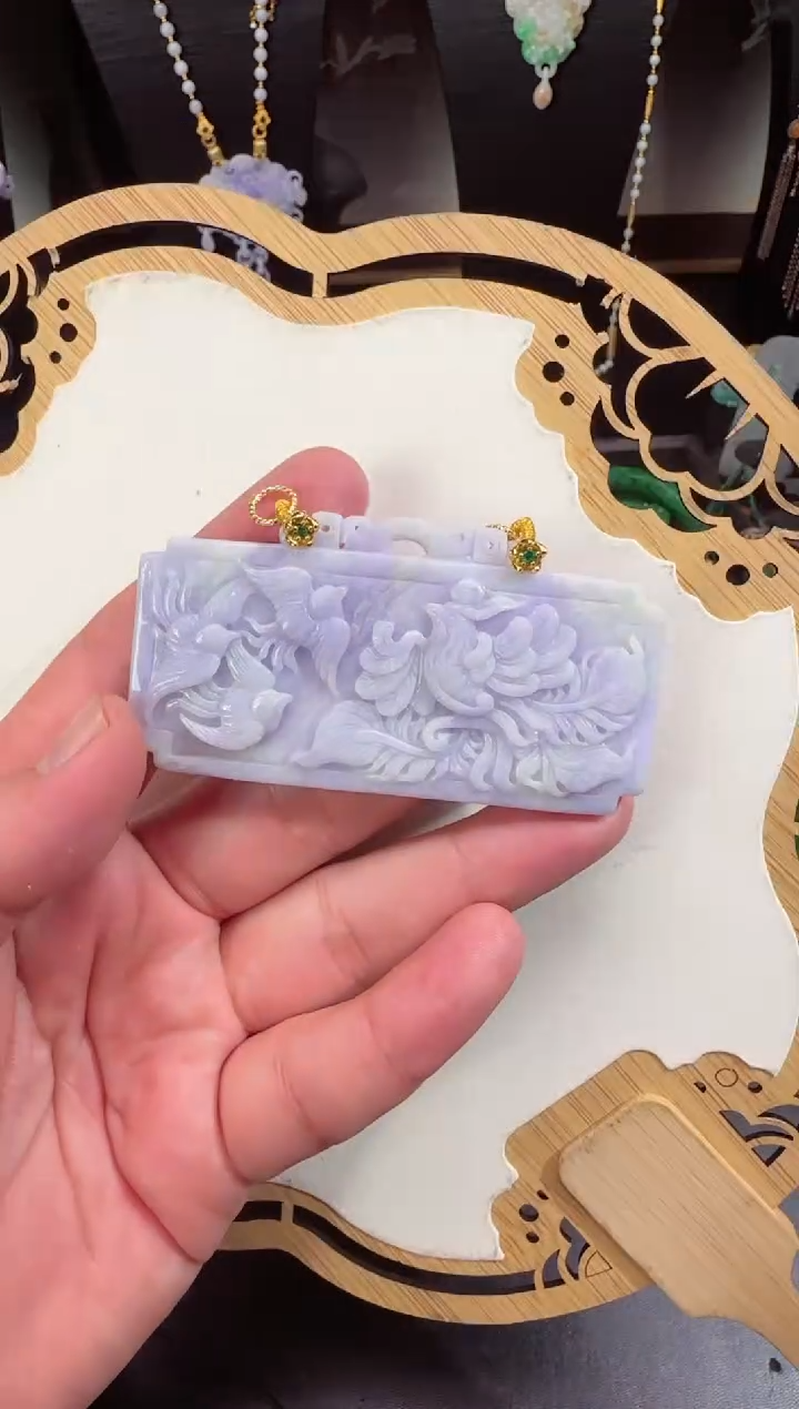 【闪购商品】翡翠颈饰未镶嵌牌子