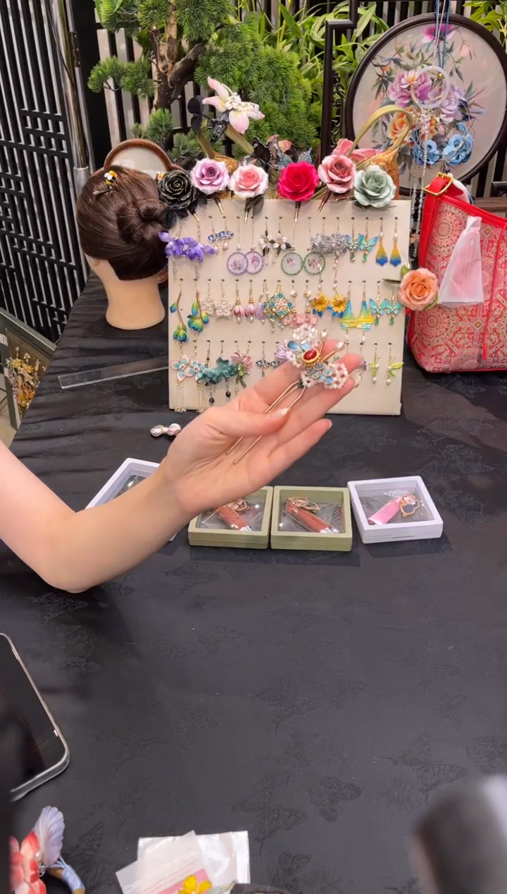 织绣叮**铛非遗绒花手工饰品