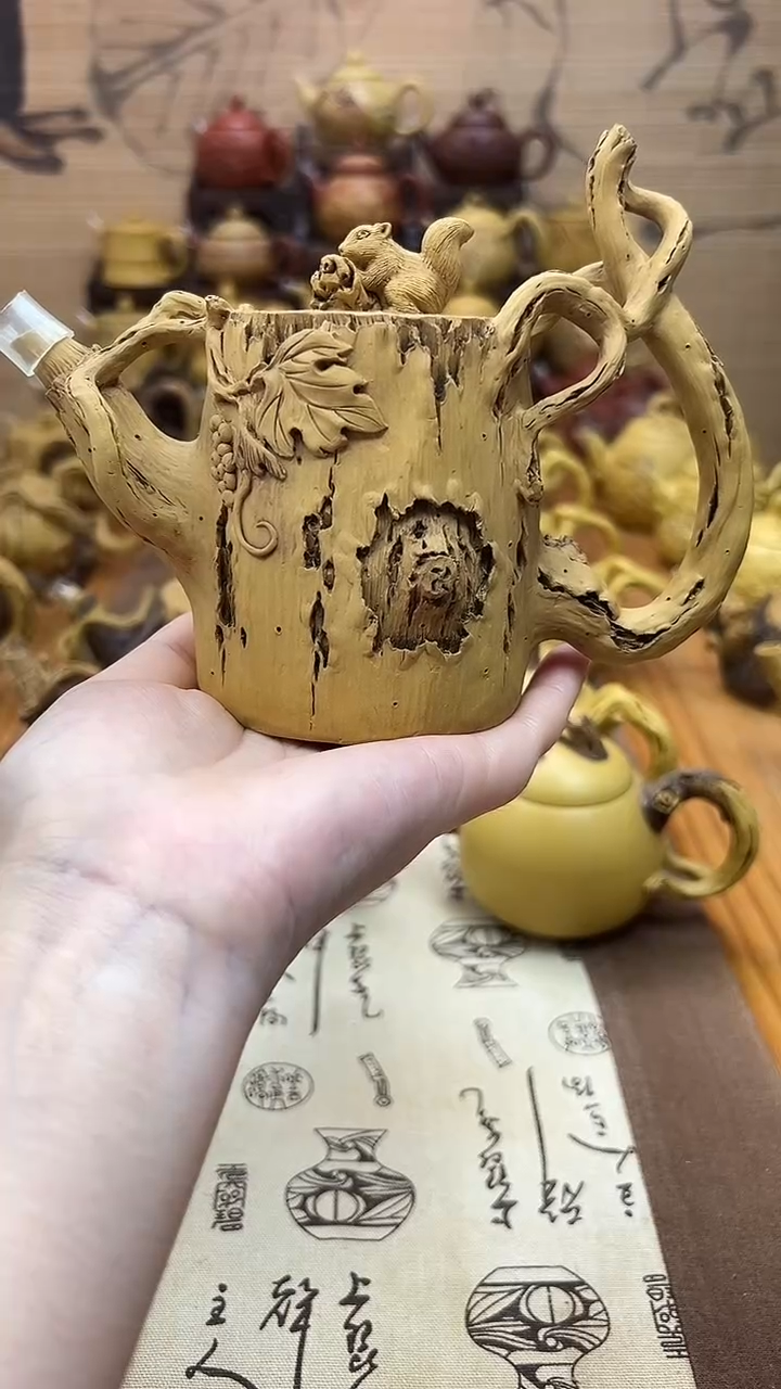 茶壶浮雕树桩紫砂茶壶