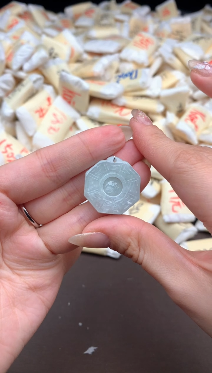 【闪购商品】翡翠挂件未镶嵌一