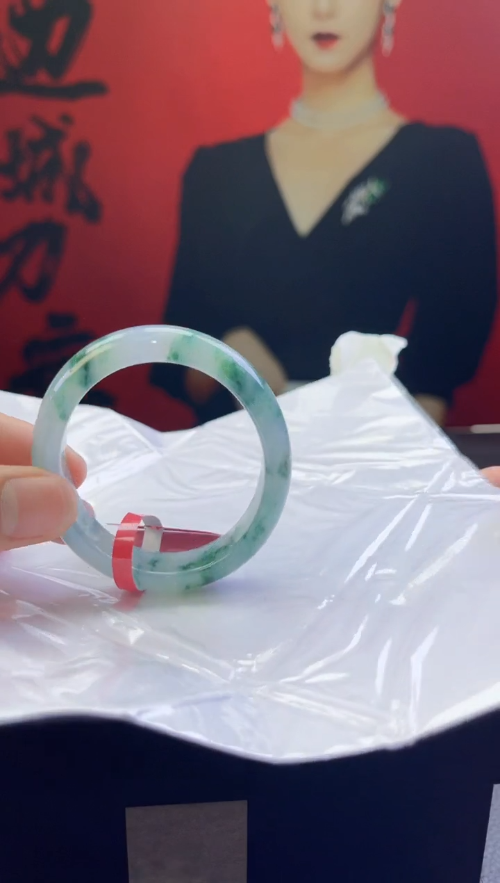 【闪购商品】翡翠手镯未镶嵌28600.00