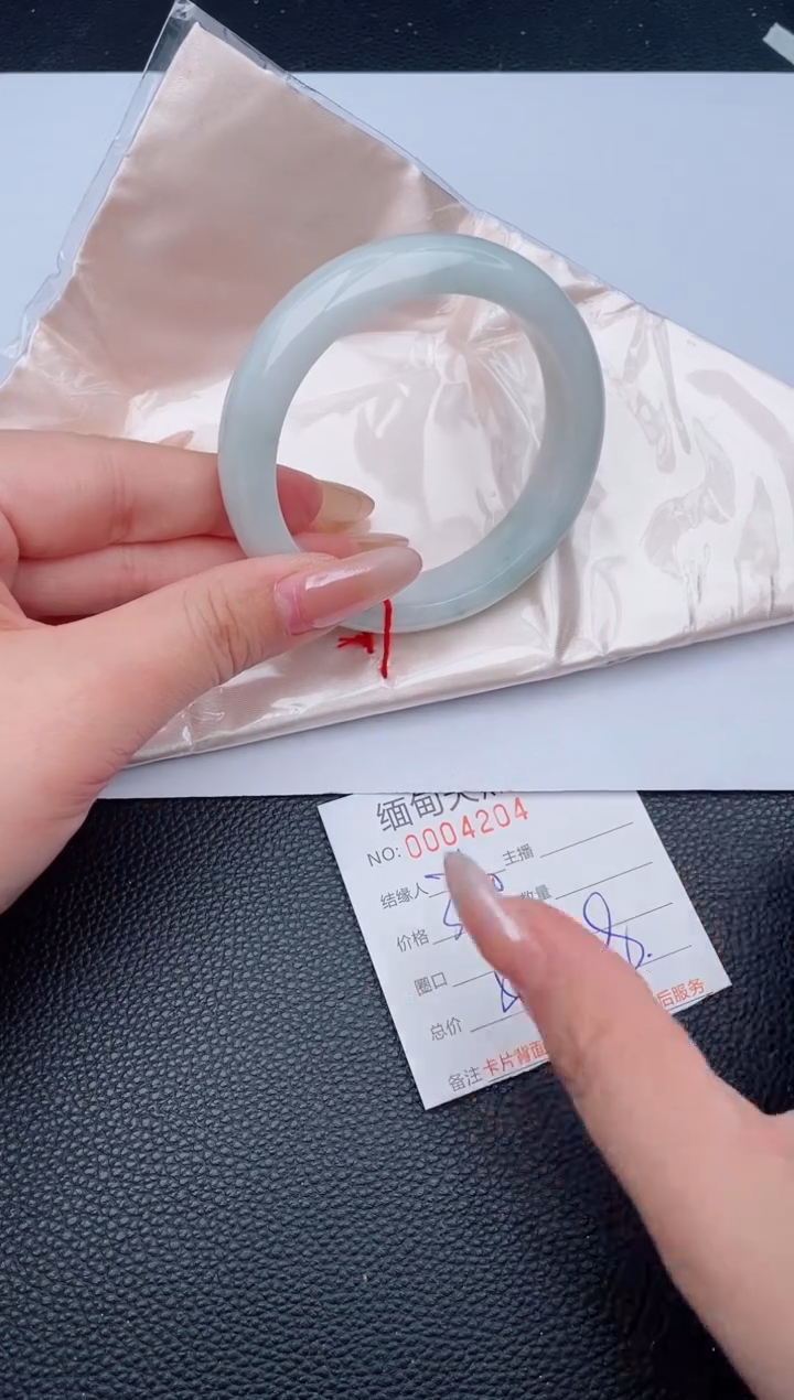 未镶嵌手镯翡翠天然翡翠手镯