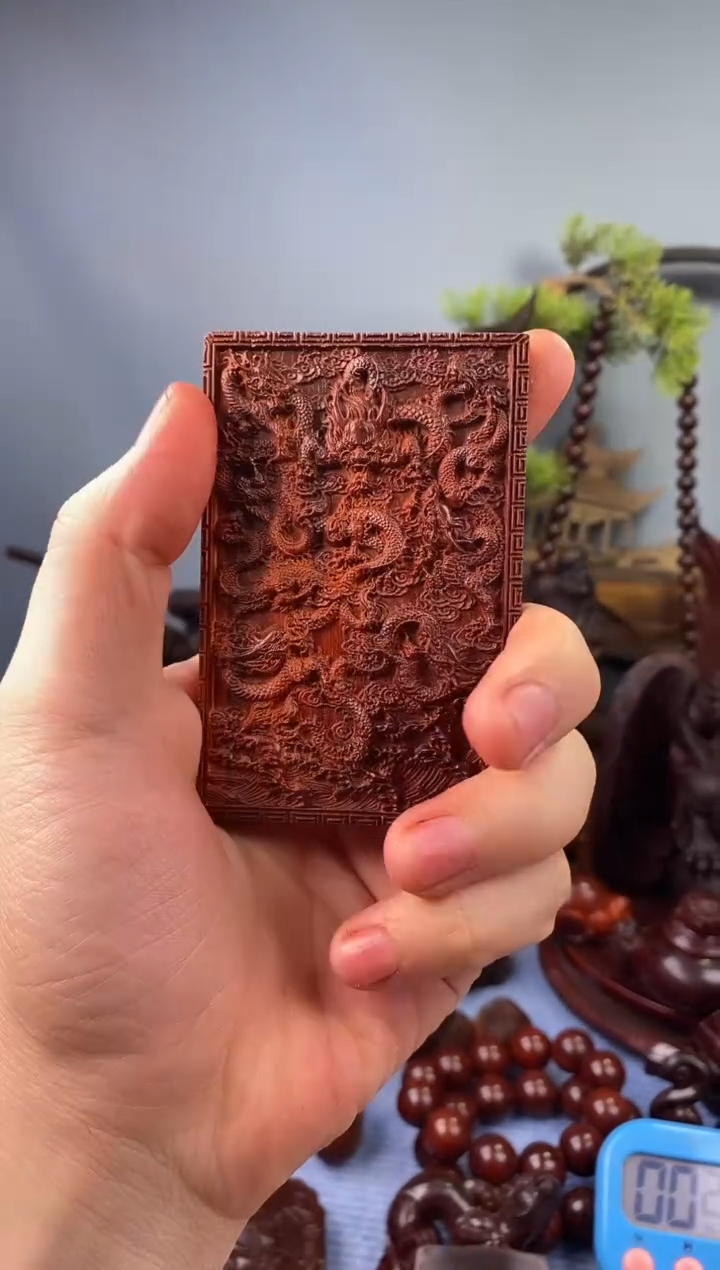 檀香紫檀（小叶紫檀）良龙牌带裂痕