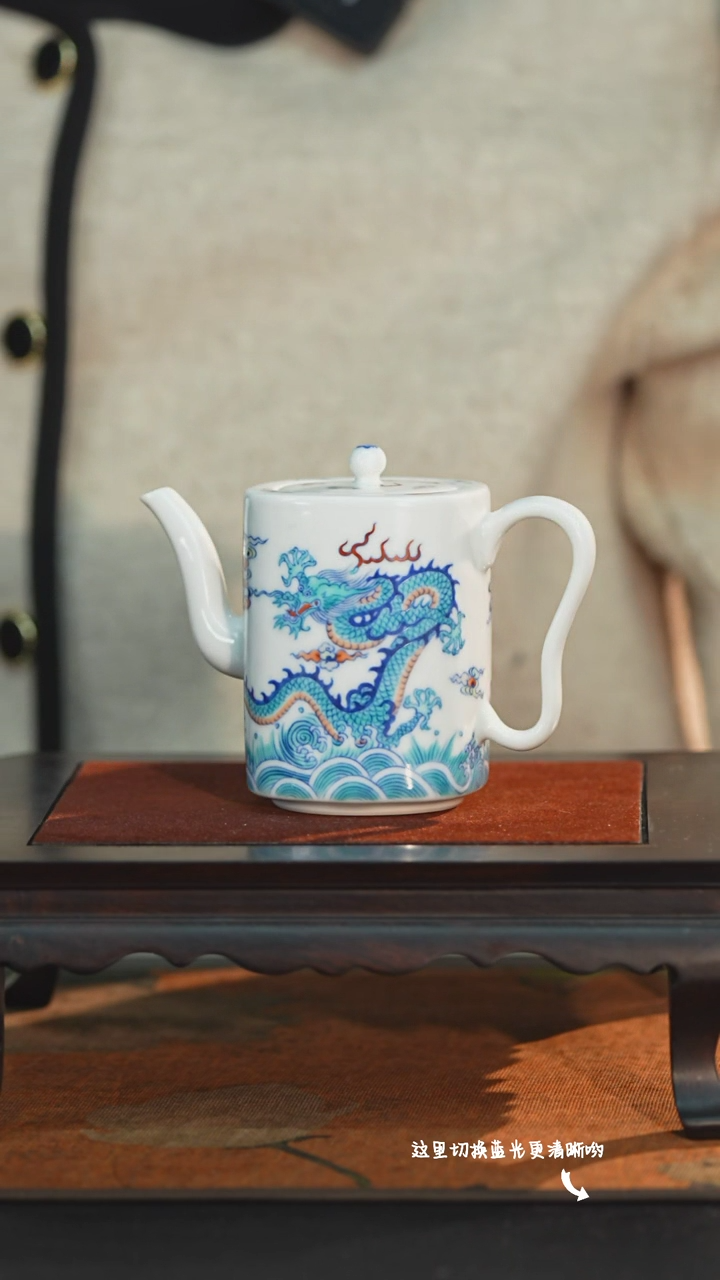 【闪购商品】馆藏级斗彩女将军—涂杏花大师