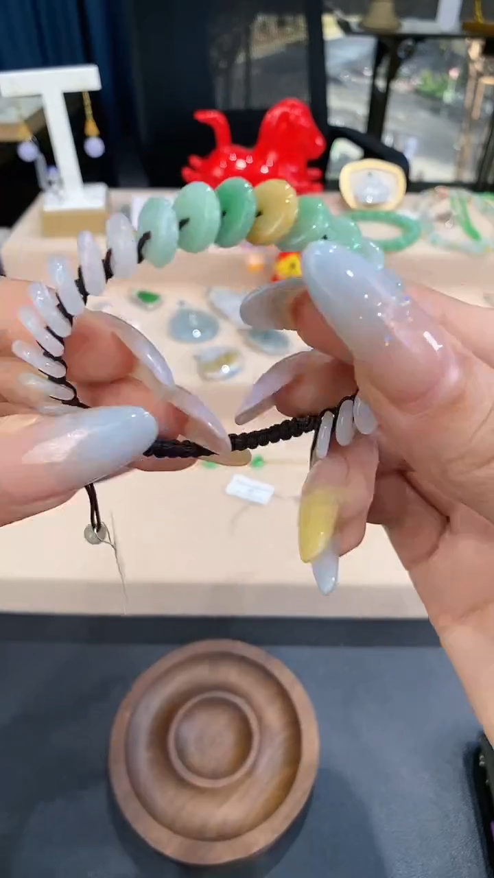 翡翠未镶嵌颈饰手绳