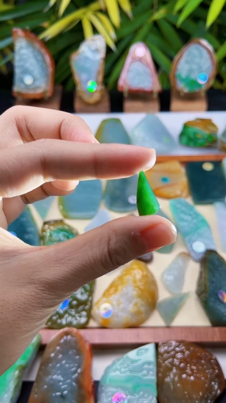 未镶嵌定制翡翠翡翠