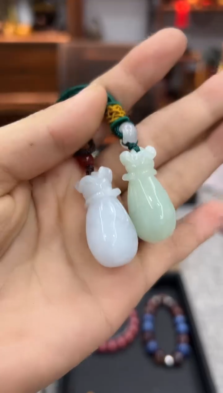 【闪购商品】翡翠颈饰未镶嵌-520993拍一发一 多样性发货