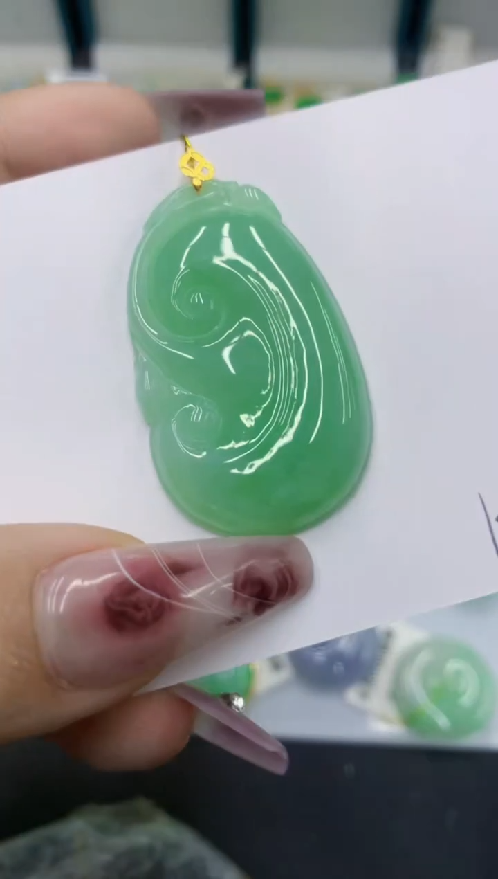 颈饰18K金镶嵌翡翠111111