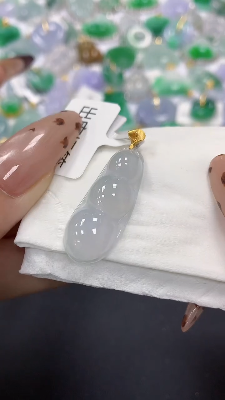 颈饰18K金镶嵌翡翠a货假一赔三支持复检百元上9元证书费自理