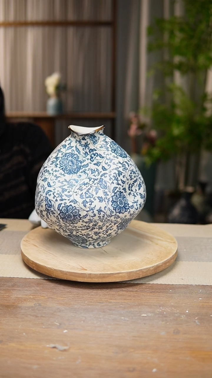 【闪购商品】陶瓷 花器青花瓷缠枝莲大肚