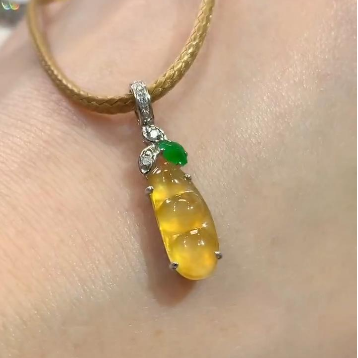 玥集珠宝 18K金 翡翠豆子吊坠（不含链） 多样性发货一件 XY