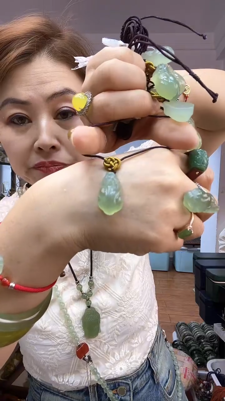 【闪购商品】岫玉吊坠未镶嵌多样性发货其中之一