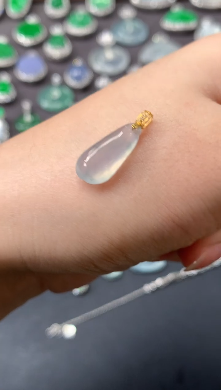 吊坠(不含链)18K金镶嵌翡翠A440|680