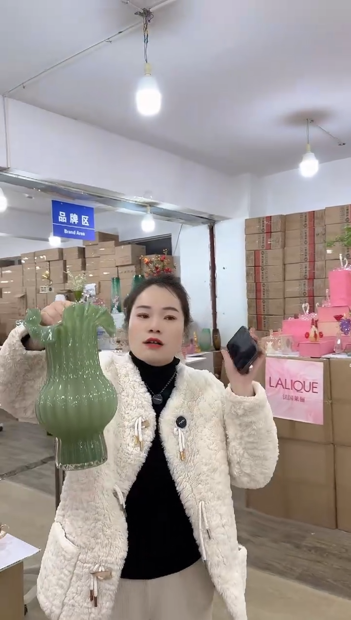 【闪购商品】无铅玻璃甄选花器-q-早