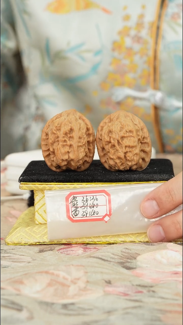 【闪购商品】文玩核桃把件马蹄