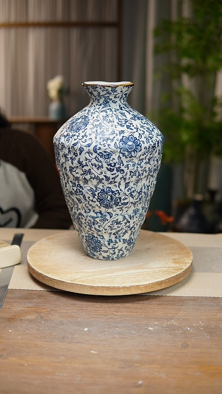 【闪购商品】陶瓷  花器青花瓷缠枝莲高脚