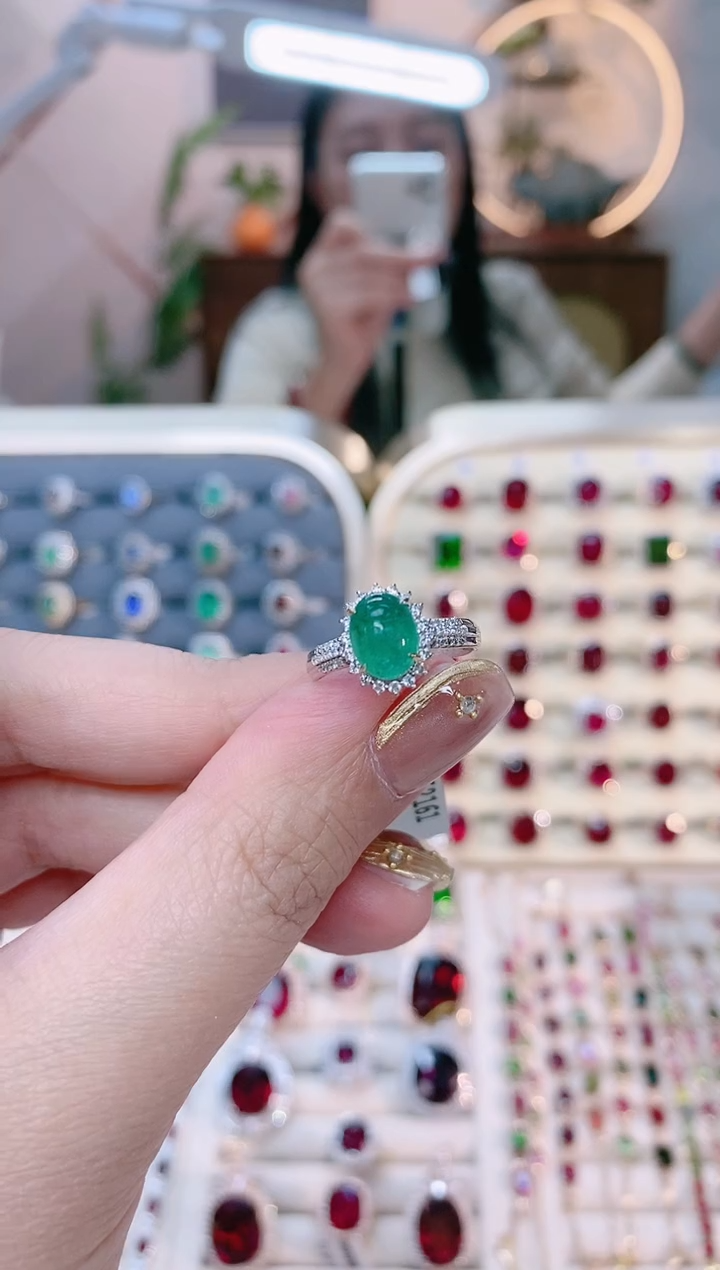 【闪购商品】祖母绿18K金戒指18K金镶嵌1