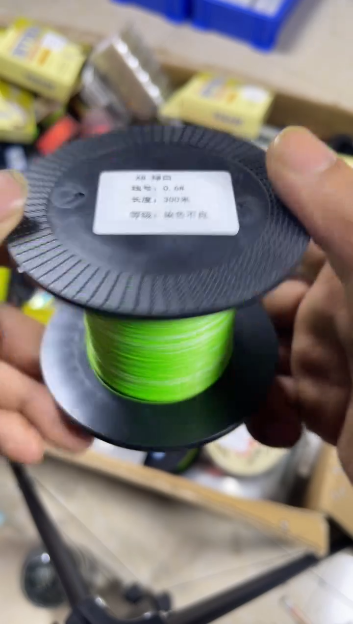 PE---0.6---X8绿白色路亚线300米染色不良