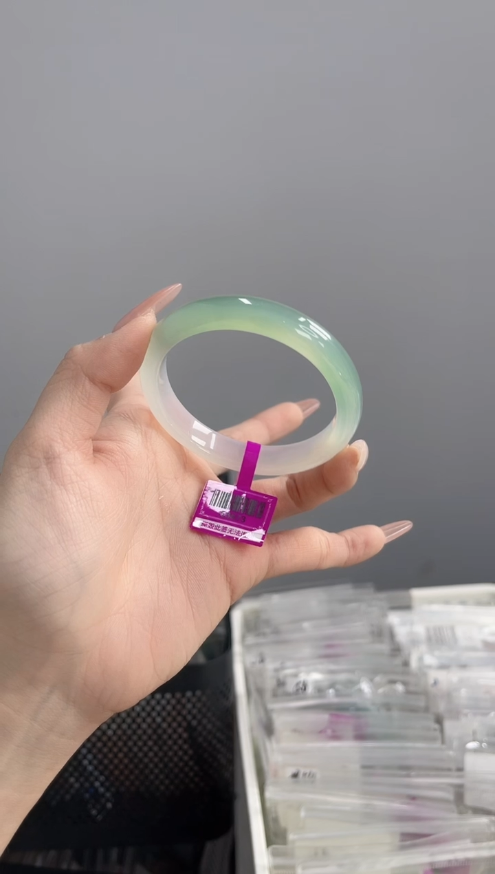 【闪购商品】玛瑙/玉髓手镯未镶嵌55-56圈