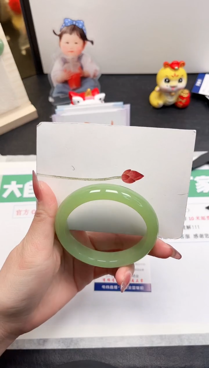 【闪购商品】石英质玉手镯未镶嵌279-60.3