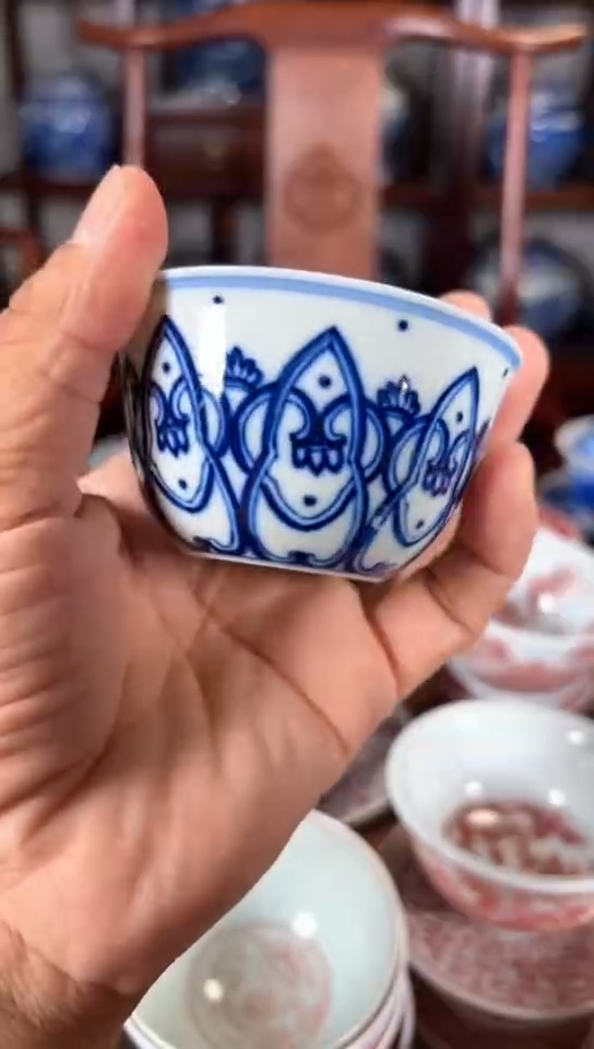 柴窑青花宝相纹杯杯