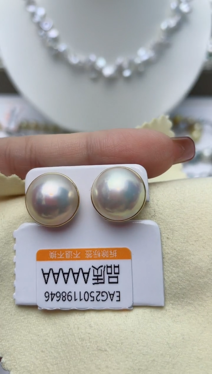 【闪购商品】拼合珍珠（马贝珠）耳饰18K金镶嵌W98